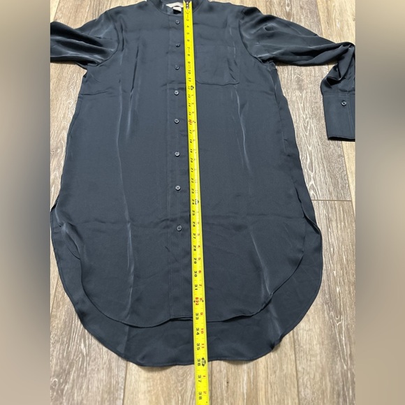 🛍️NWOT.Looks good with a belt! Sexy soft button up shirt dress Size XS - Picture 7 of 9